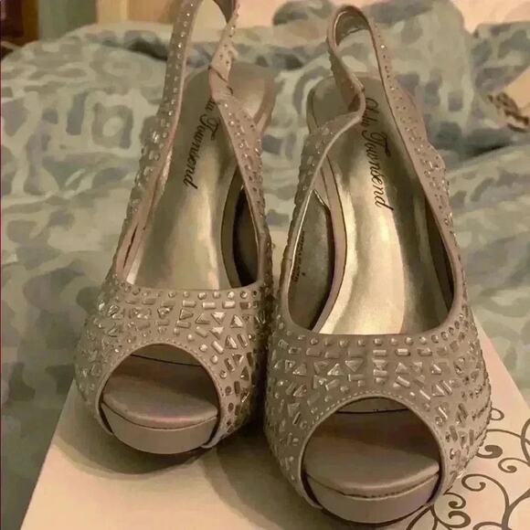 Sparkly heels - Picture 1 of 3